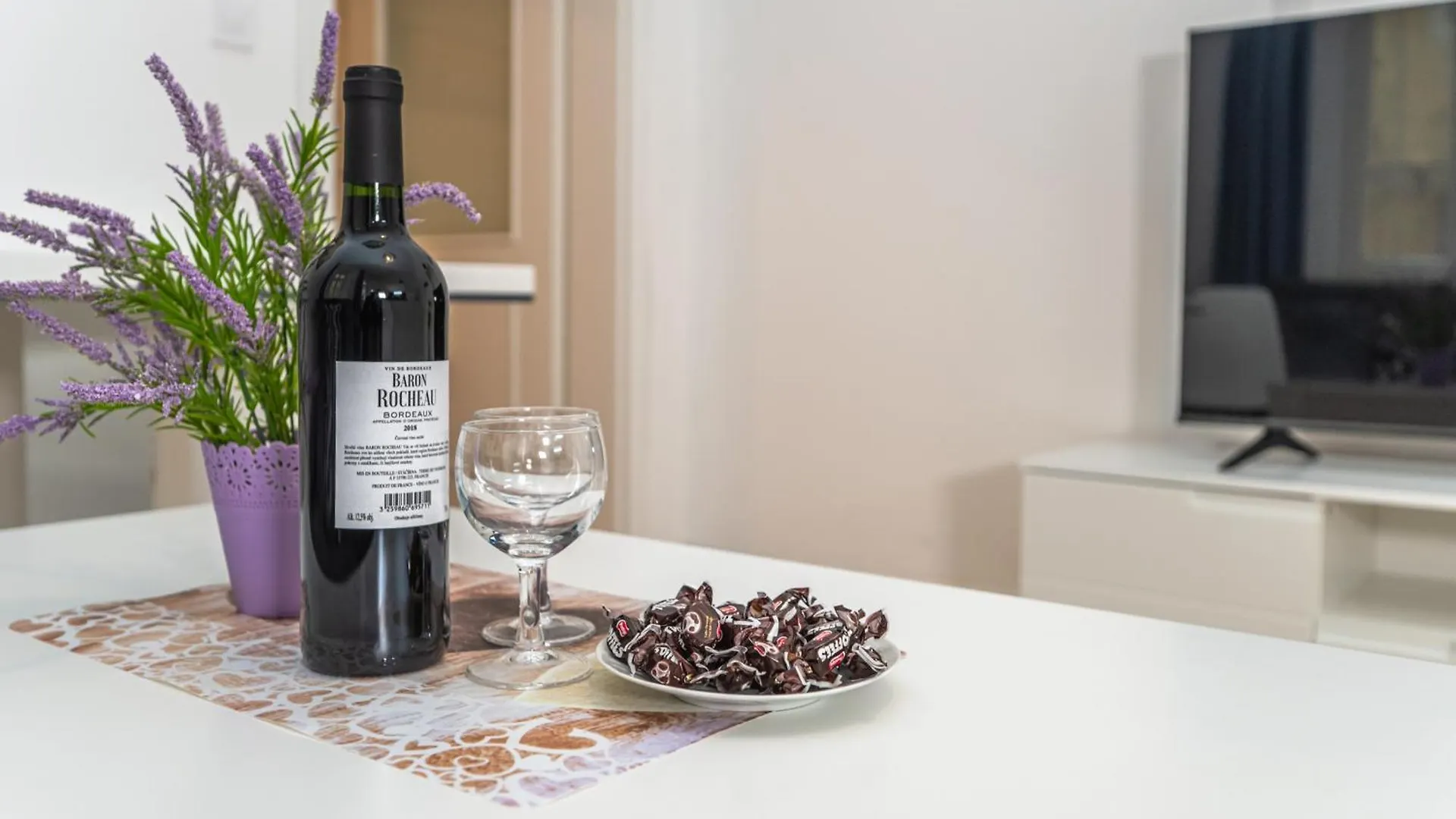 Stunning Wenceslas Square Apartment Prague